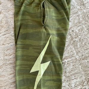 Men’s camo aviator nation bolt
